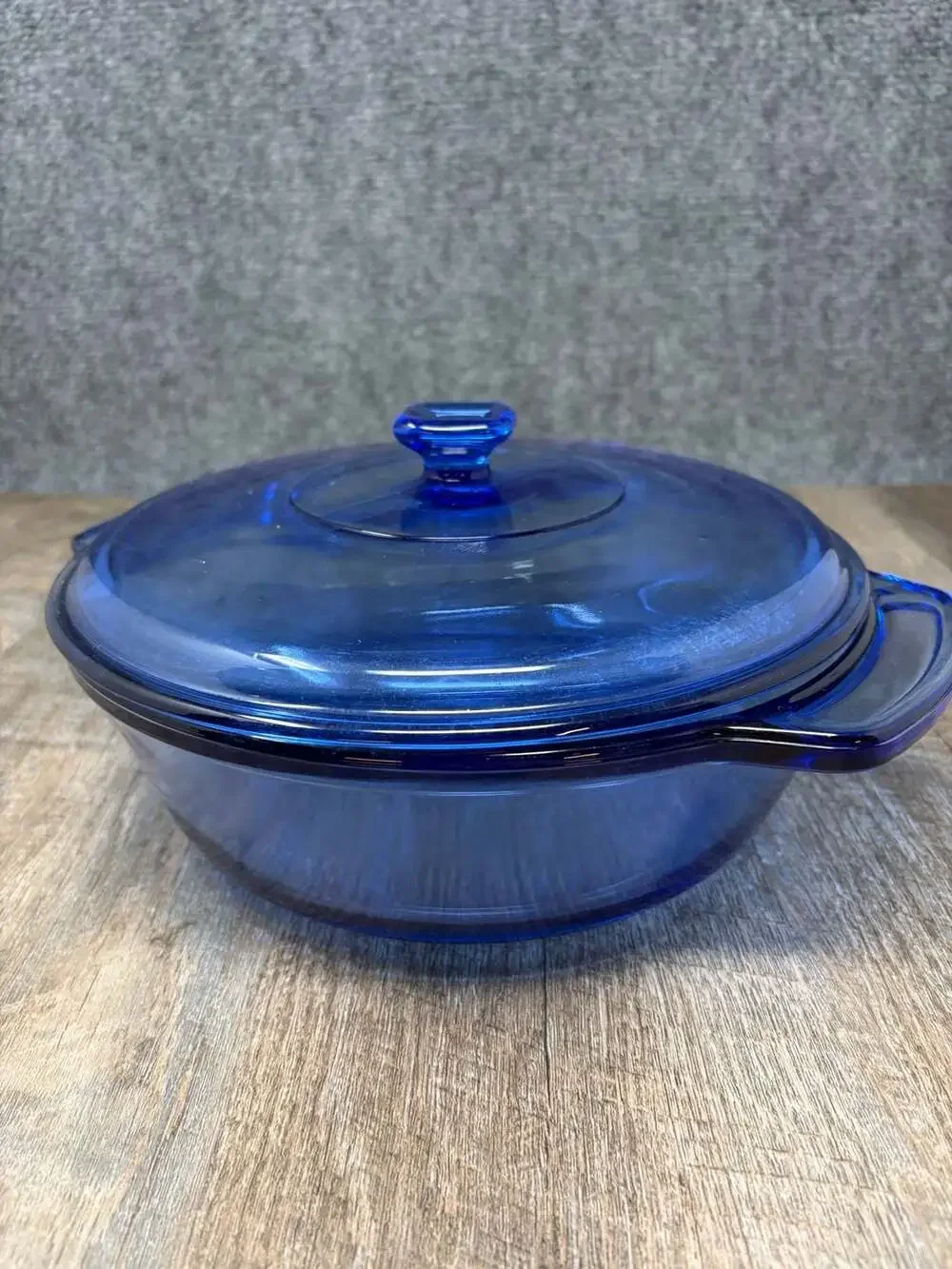 Vintage Anchor Hocking Cobalt Blue Glass 9” dia 2 qt Casserole Baking Dish w Lid